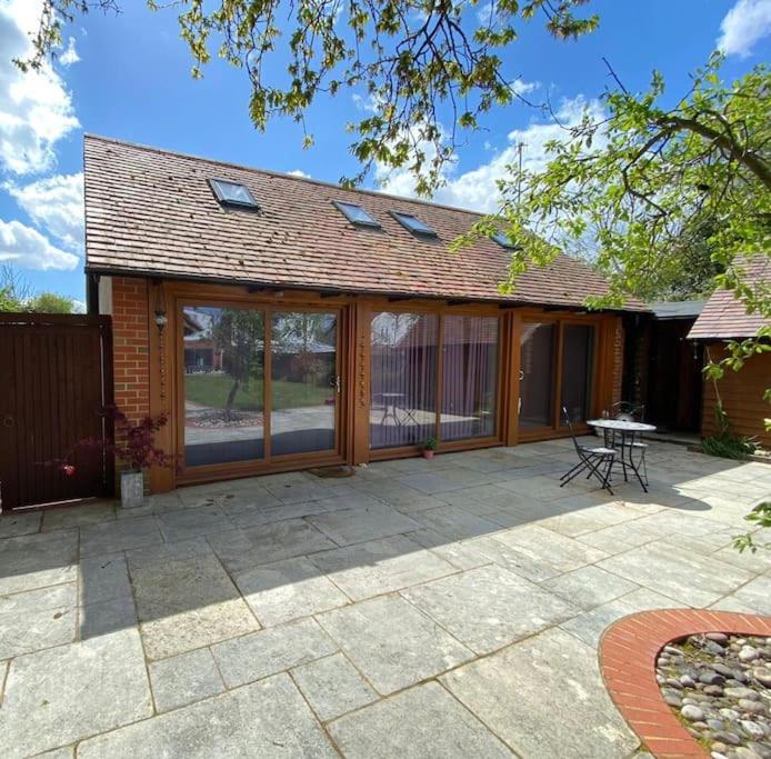 HambrookThe Retreat, A Relaxing Getaway For Couplesアパートメント エクステリア 写真