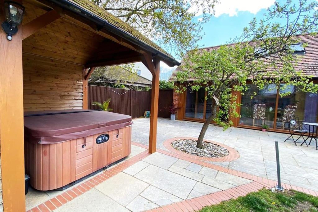 HambrookThe Retreat, A Relaxing Getaway For Couplesアパートメント エクステリア 写真